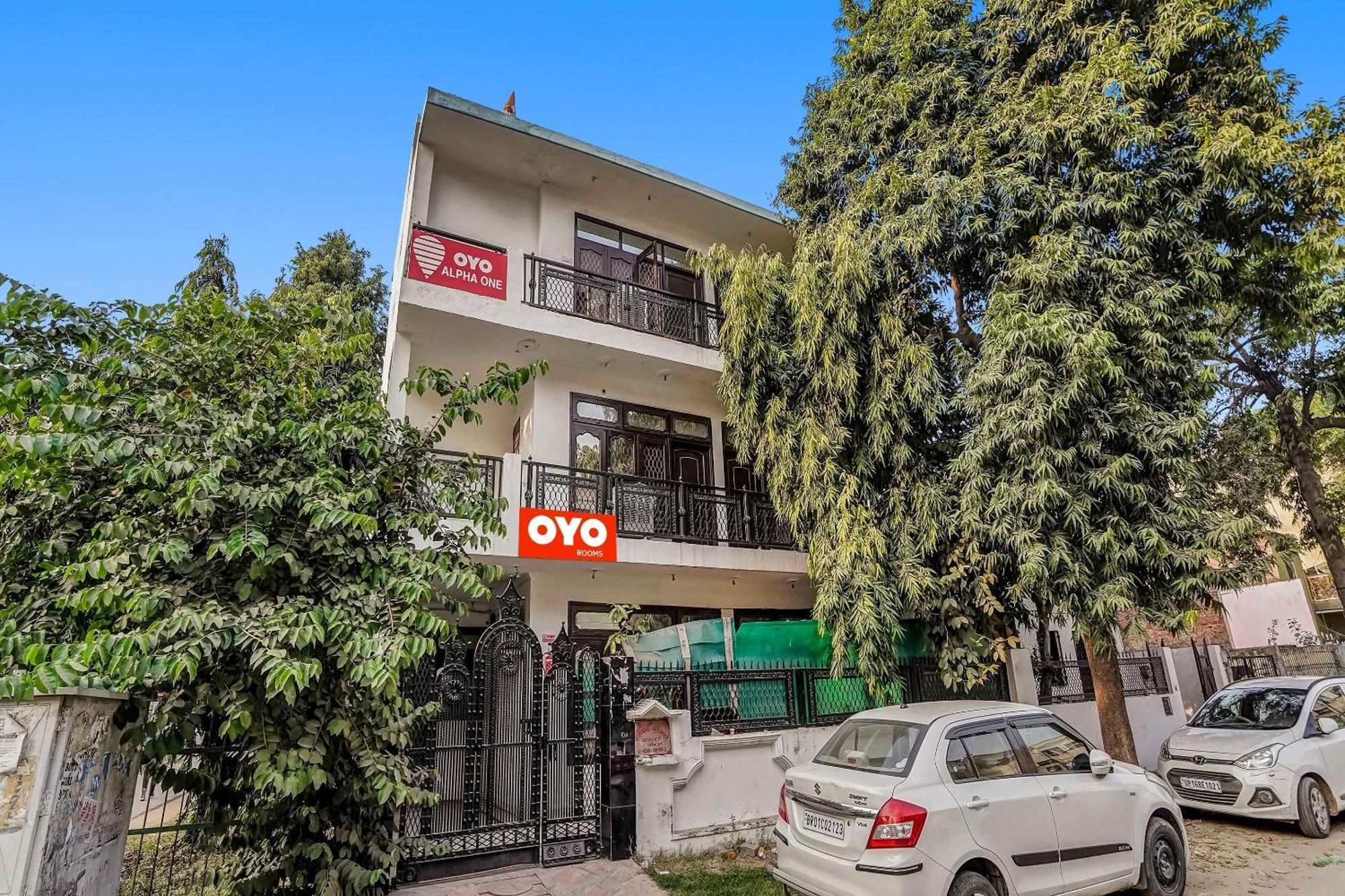 Oyo Flagship 70209 Alpha One Greater Noida Exterior photo